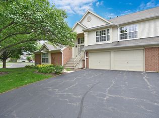 30W015 Plum Ct UNIT B, Warrenville, IL 60555