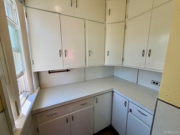 4th image of 56654 Laurium St