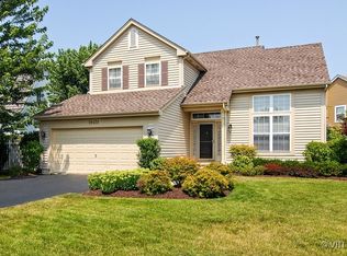 18451 W Springwood Dr, Grayslake, IL 60030