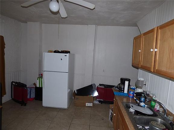 4th image of 10 Cuyler Ave