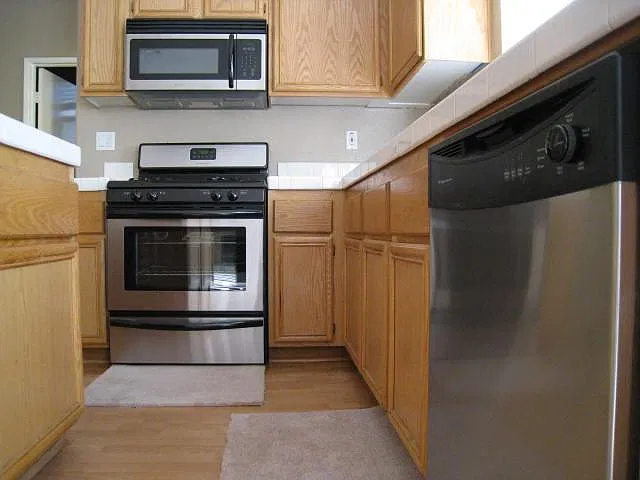 3 bed, 1795 sqft, $2,700 — Photo 4