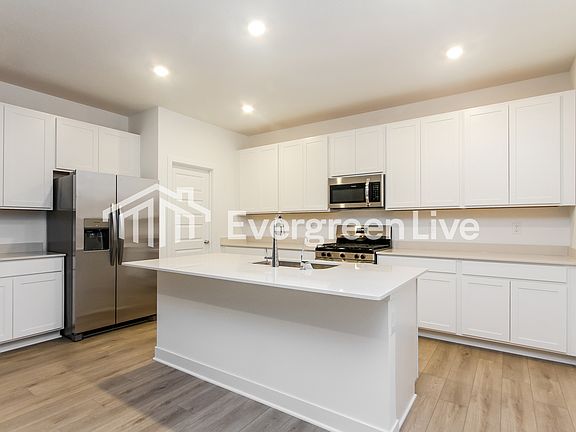 5th image of 941 Penrose Pl