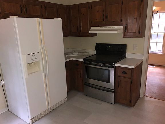 5th image of 1604 Villageway Dr