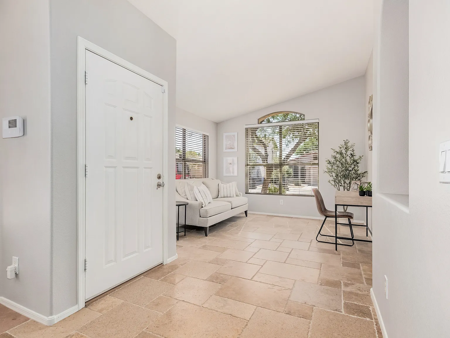 3 bed, 1519 sqft, $3,800 — Photo 4