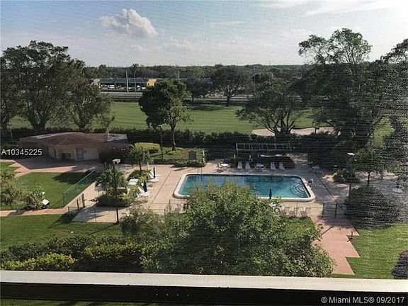 2nd image of 1300 Saint Charles Pl APT 621