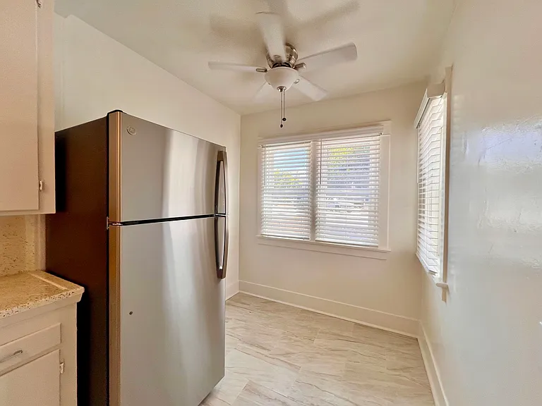 Eat-in Kitchen