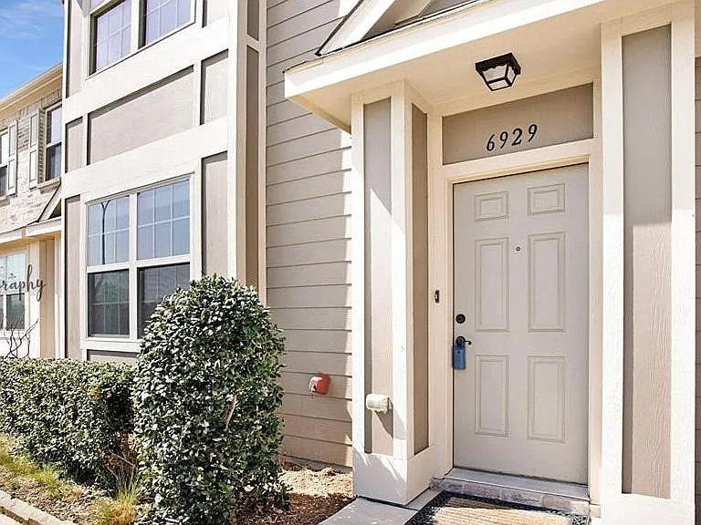 6929 Sandshell Blvd — Photo 48