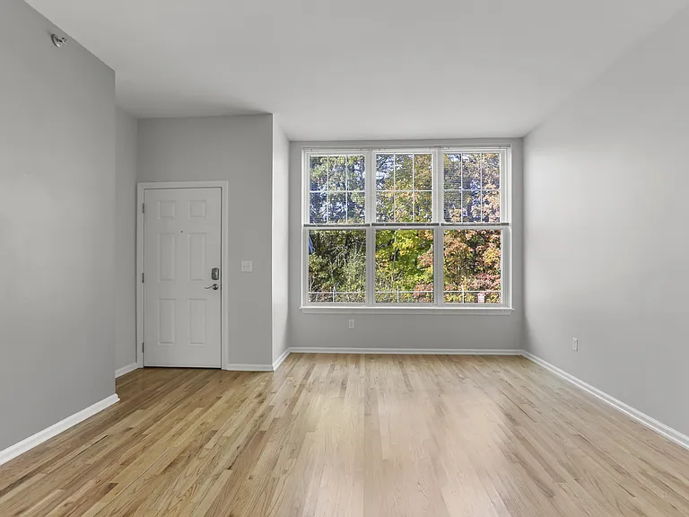 102 Lansdale Ave #M — Photo 8