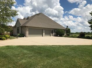 7996 E Empire Ave, Benton Harbor, MI 49022