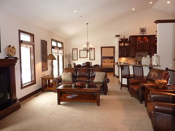 4th image of 3904 Aspen Ct