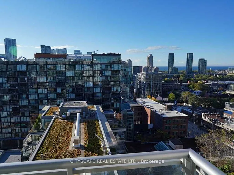 525 Adelaide St W #LPH27 — Photo 4