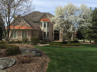 3322 Vineyard Hill Dr, Rochester, MI 48306