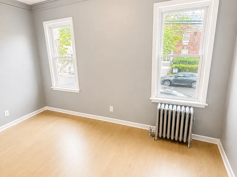 192 Mapes Ave #1 — Photo 2
