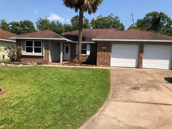 3915 Sailfish Ln, La Porte, TX 77571