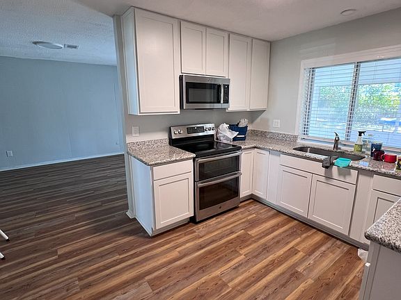 4th image of 4555 Treeline Dr