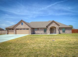 6607 E 142nd St N, Collinsville, OK 74021