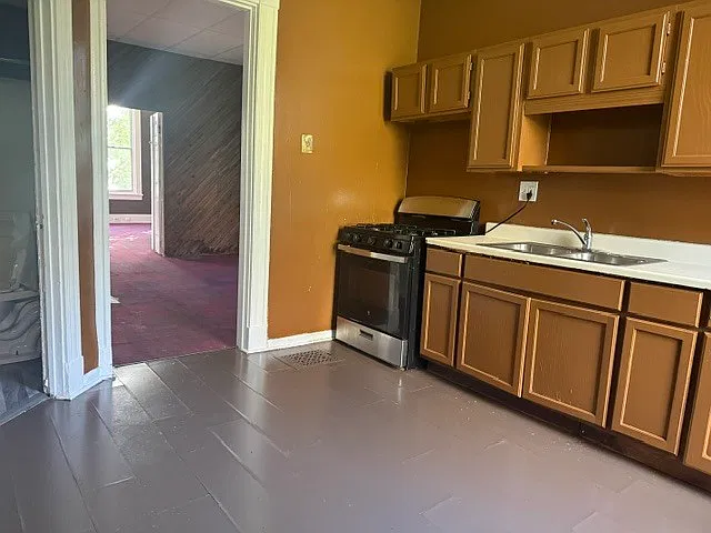 1041 Beech Avenue - 1 — Photo 4