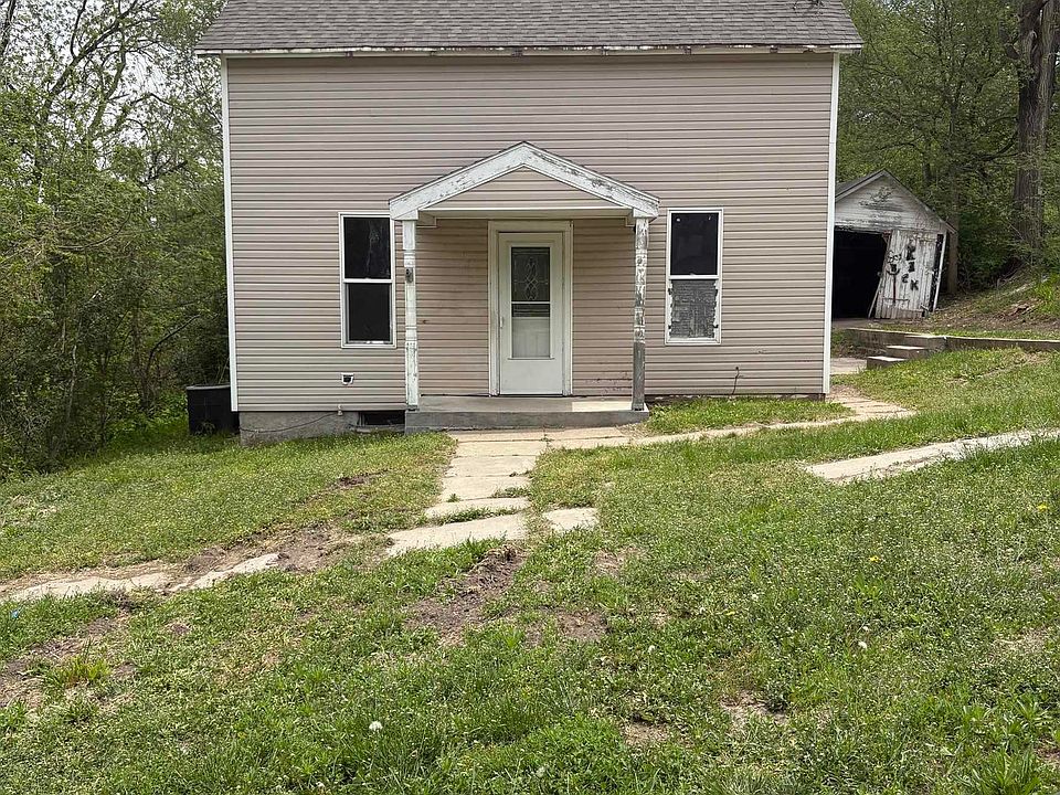 1st image of 204 S Park St