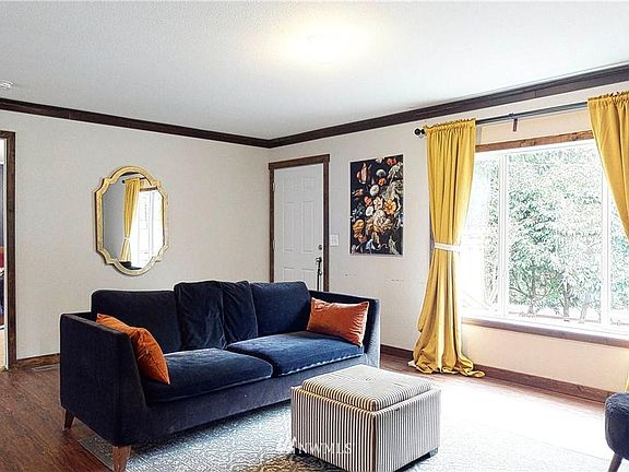 2nd image of 2830 Huckleberry Ln