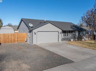 923 NW Negus Ln, Redmond, OR 97756
