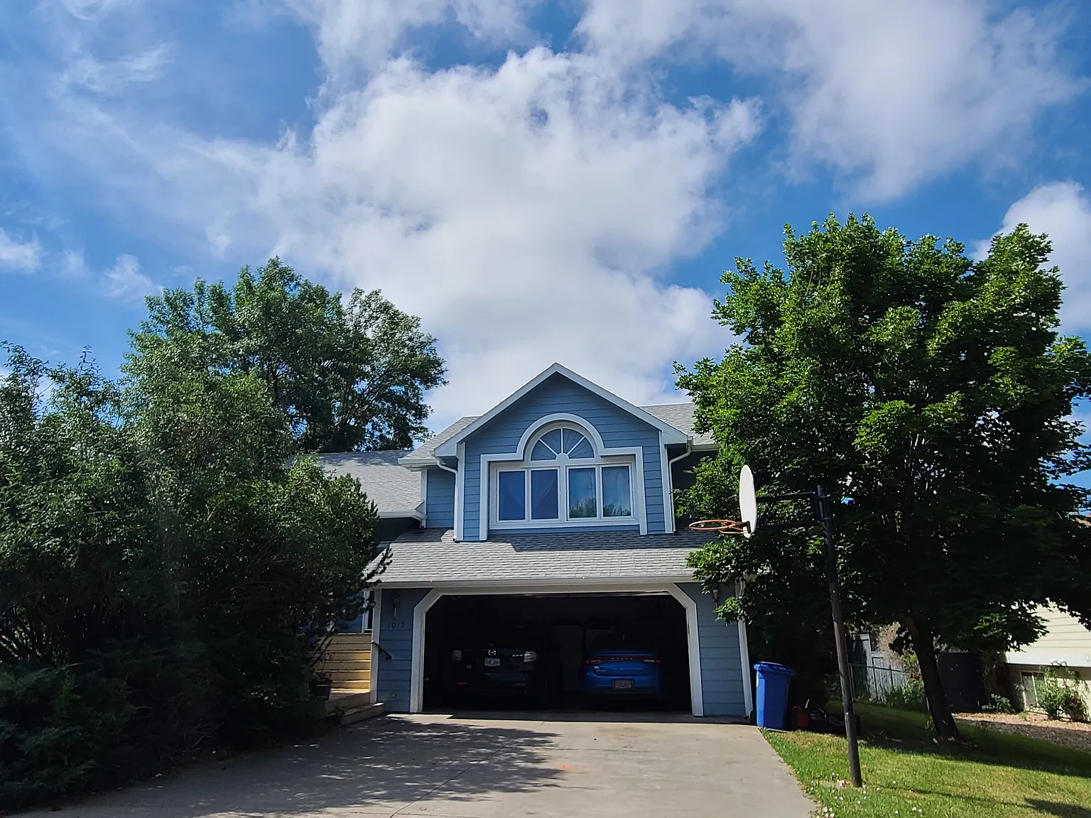 4 bed, 2400 sqft, $2,500 — Photo 2
