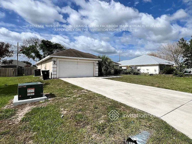 1080 SW McCoy Ave — Photo 2