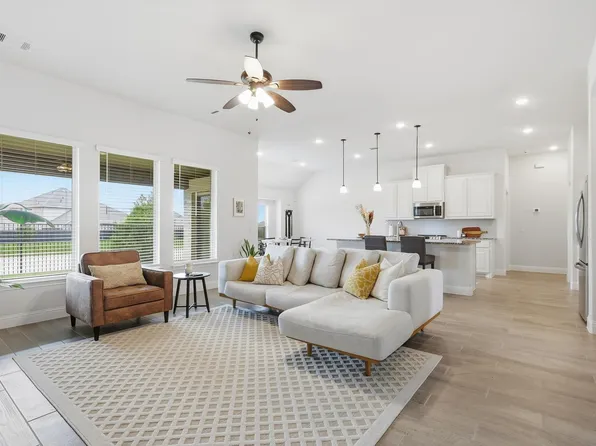 4054 Grove Valley Rd, Midlothian, TX 76065