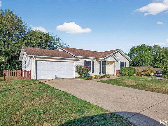 2nd image of 1429 Saint Gregory Ln