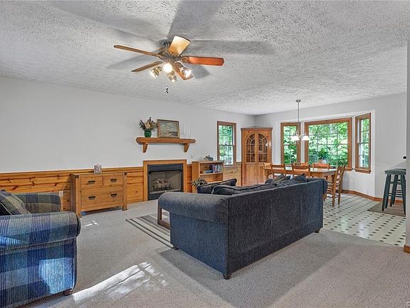 4th image of 2028 Oak Leaf Dr