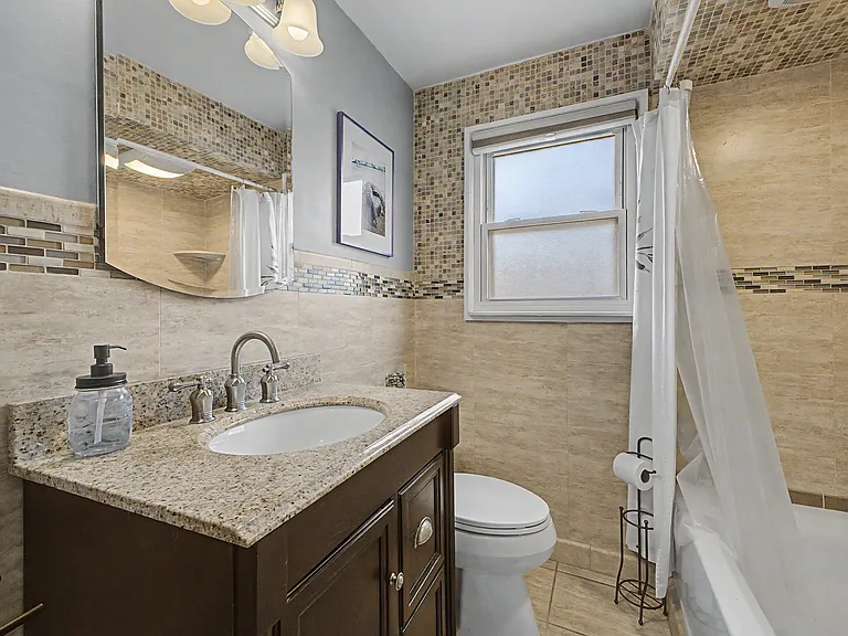 15587 Russell Ave — Photo 20