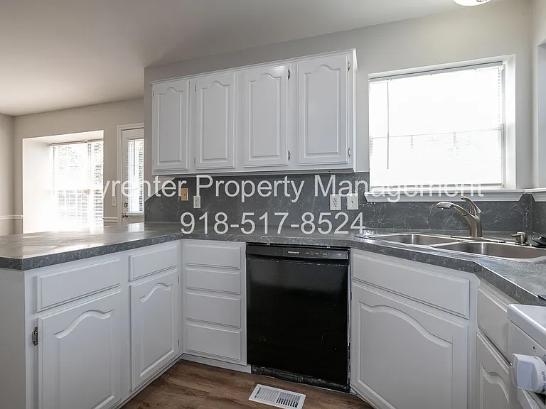 9504 E 99th Pl — Photo 6