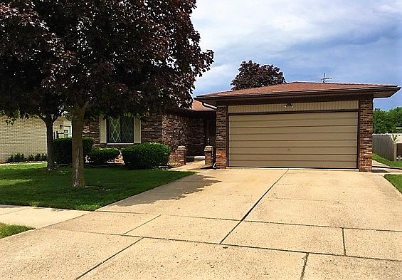 2nd image of 44666 Crestmont Dr