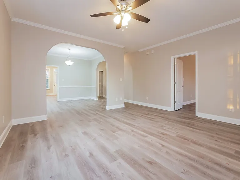 120 Carver St — Photo 5