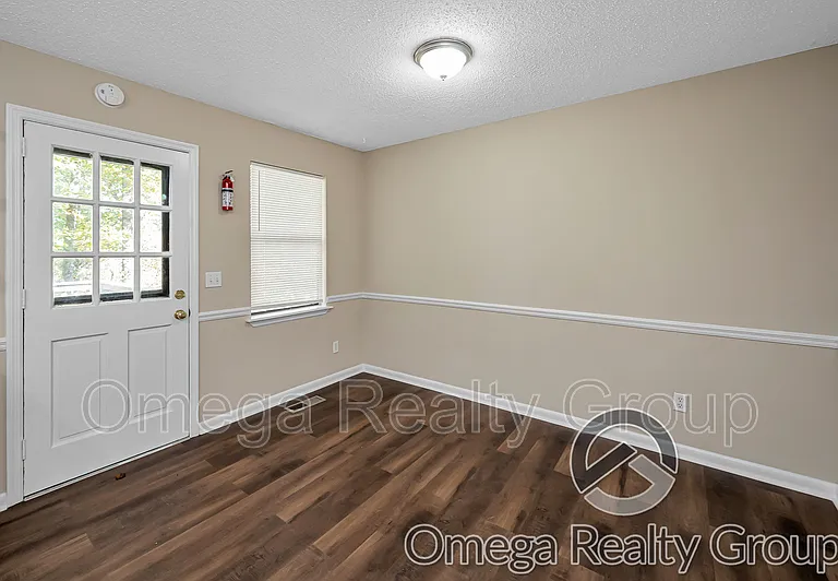 3126 Sleepy Hollow Dr — Photo 12