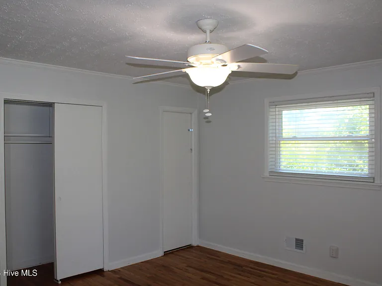 916 Stanton Dr — Photo 28