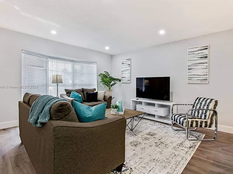 1305 Funston St — Photo 43