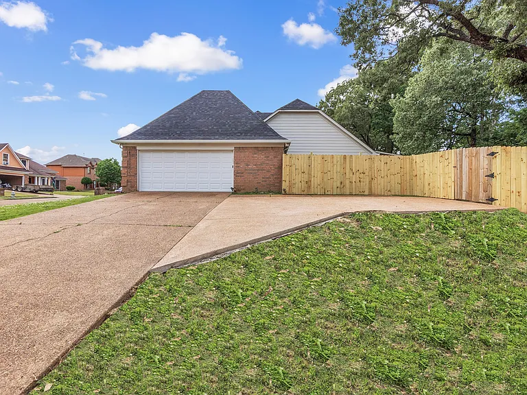 7650 Hedgington Dr — Photo 38
