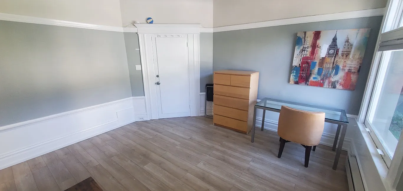 905 Ashbury St — Photo 3
