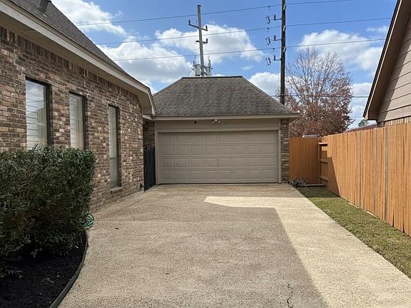 5th image of 12511 Oakcroft Dr