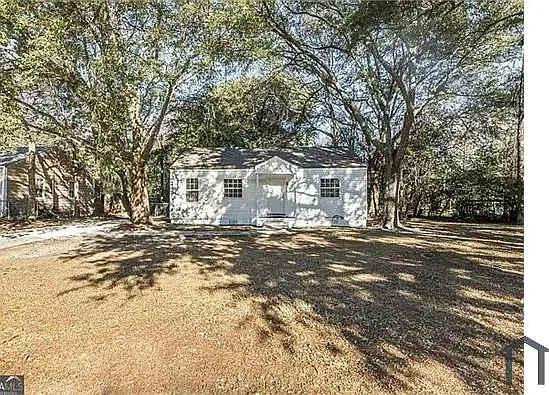 3 bed, 888 sqft, $1,300 — Photo 3