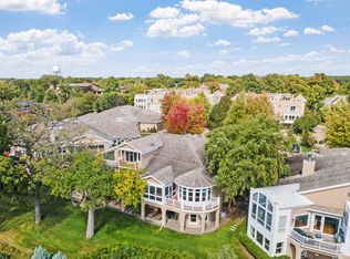 724 Widsten Cir, Wayzata, MN 55391