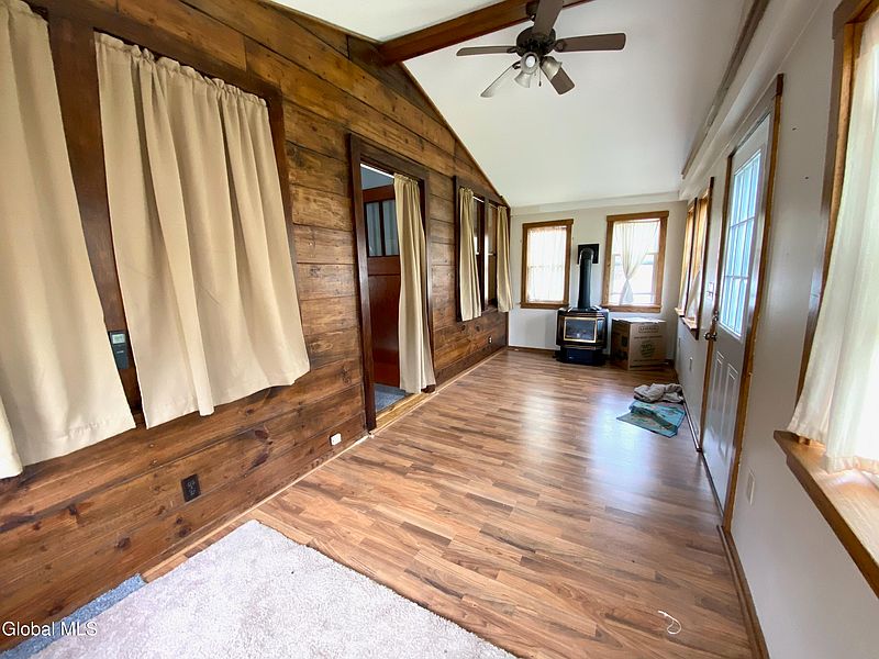 3rd image of 38 Van Heusen Street