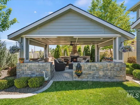 6070 E Canyon Crossing Dr, Nampa, ID 83687