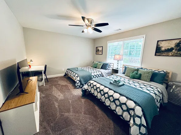 (undisclosed Address), Flowery Branch, GA 30542