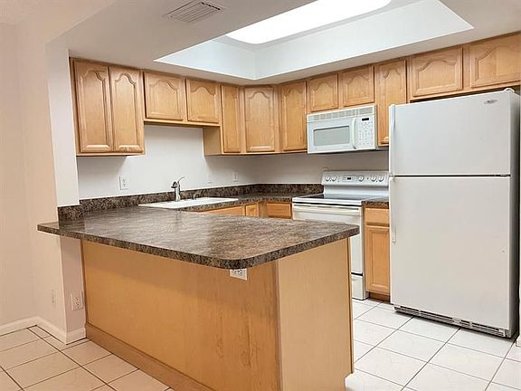3rd image of 9258 Green Meadows Way