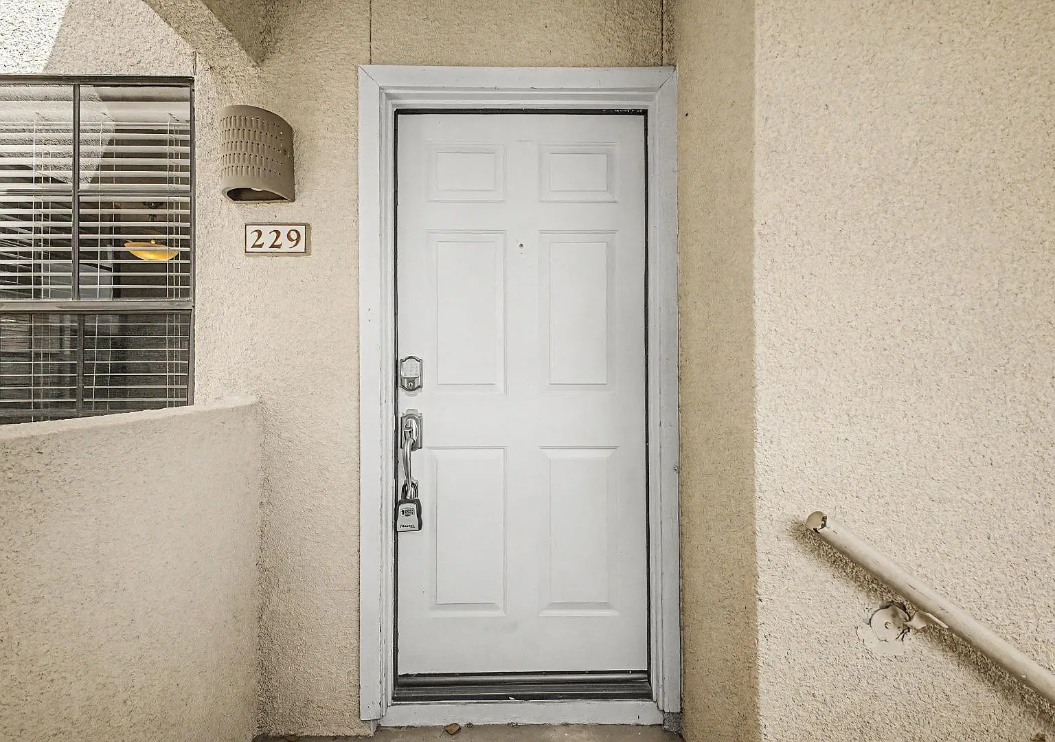 2 bed, 2.0 bath, 1258 sqft, $2,200 — Photo 3