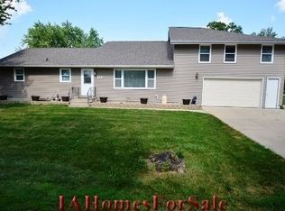 76 3rd Ave, Atkins, IA 52206