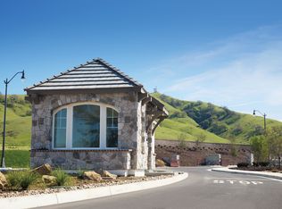 484 Royal National Rd #A, Vacaville, CA 95687