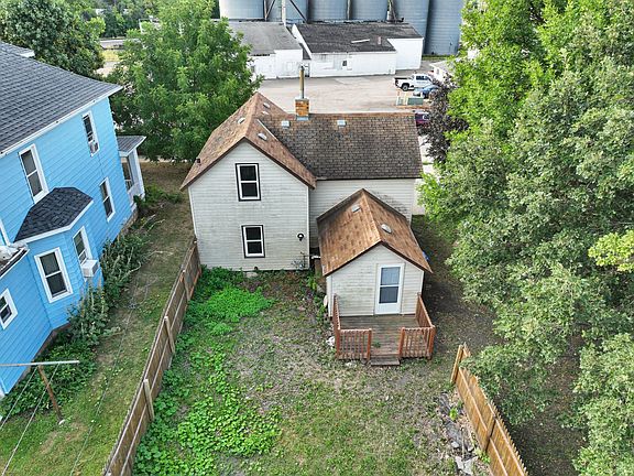 3rd image of 410 Main St