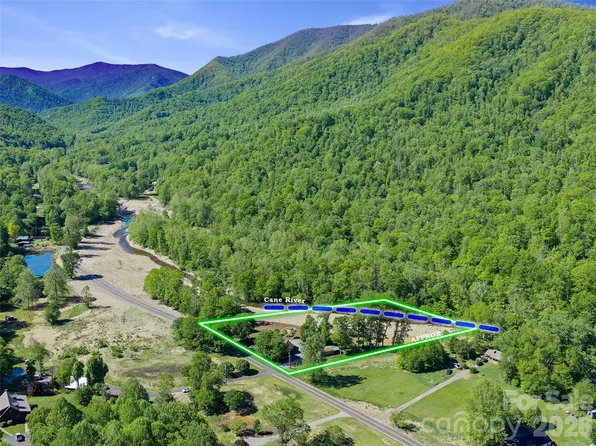 326 Ewart Wilson Rd, Burnsville, NC 28714